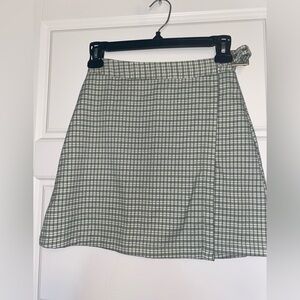 John Galt/Brandy Melville green and white plain skirt